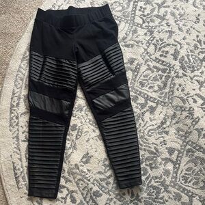 Torrid size 14/16 (1) leggings